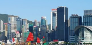 Check in cảng Victoria - bến cảng sầm uất nhất Hồng Kông